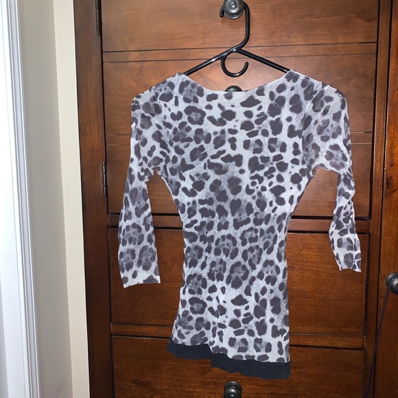 Bebe Leopard print 3/4 length shirt - Picture 7 of 9